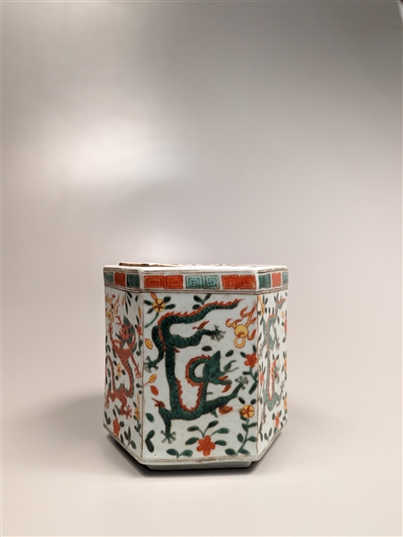 Chinese Wanli-style, enameled porcelain