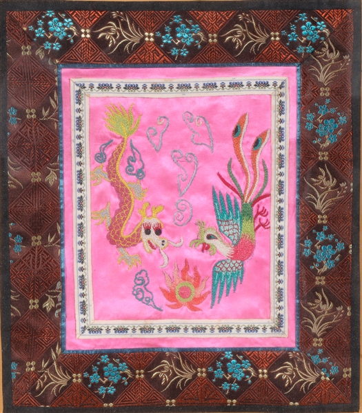 Framed Chinese embroidery of dragon 366afb