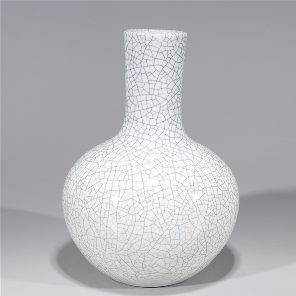 Chinese crackle glaze vase with