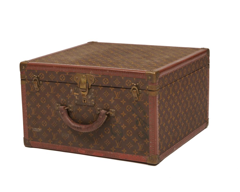 LOUIS VUITTON SUITCASELOUIS VUITTON 366dad