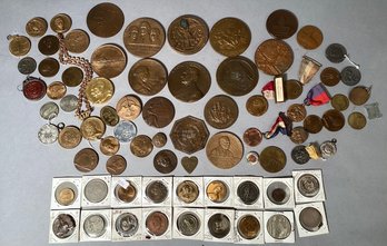 A large assorted lot of vintage 366f02