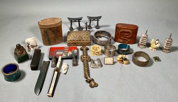 Thirty pieces of vintage Asian