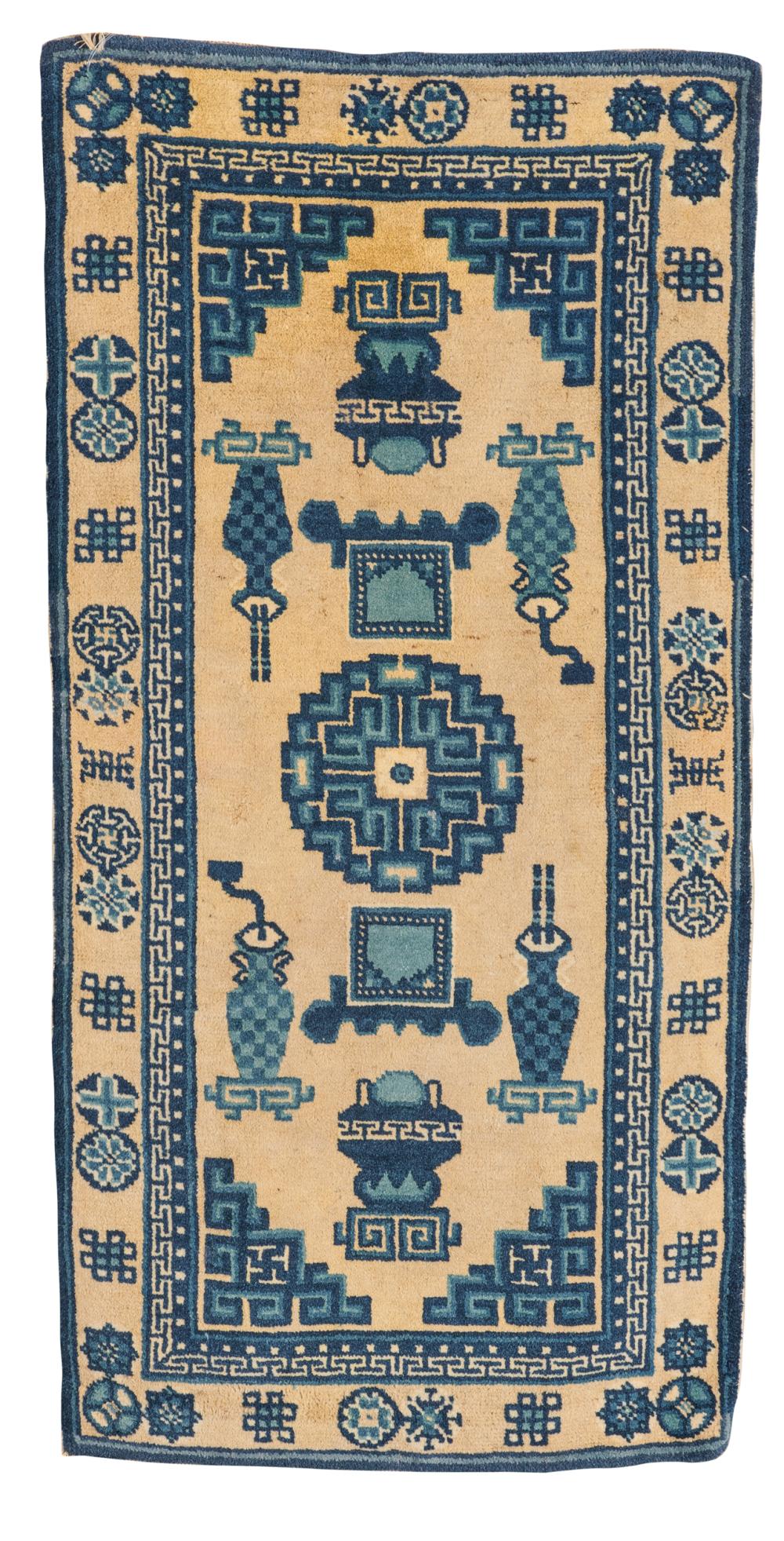 CHINESE RUG CA 1900Chinese Rug  3672f6