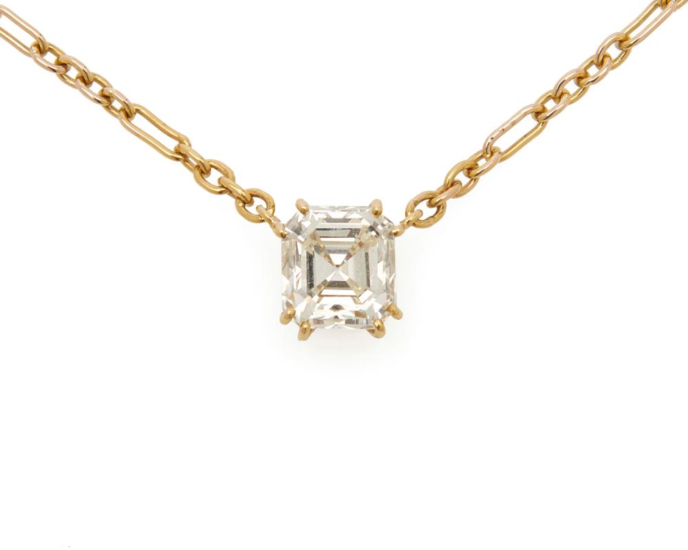 18K GOLD AND DIAMOND PENDANT NECKLACE18K