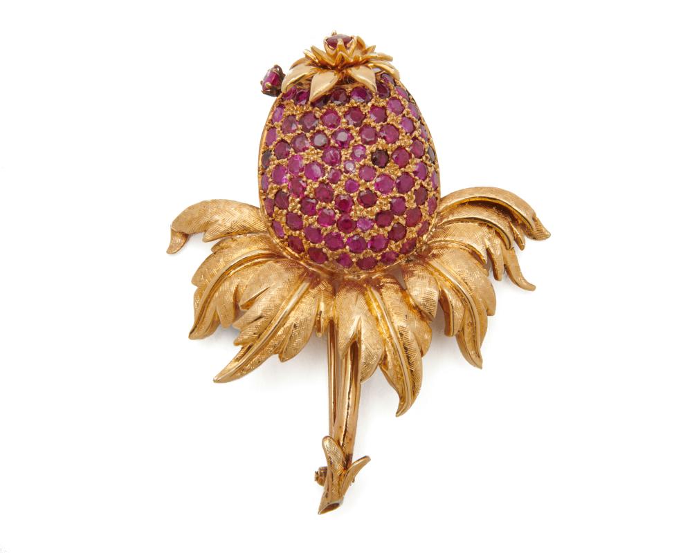 18K GOLD AND RUBY PINEAPPLE BROOCH18K