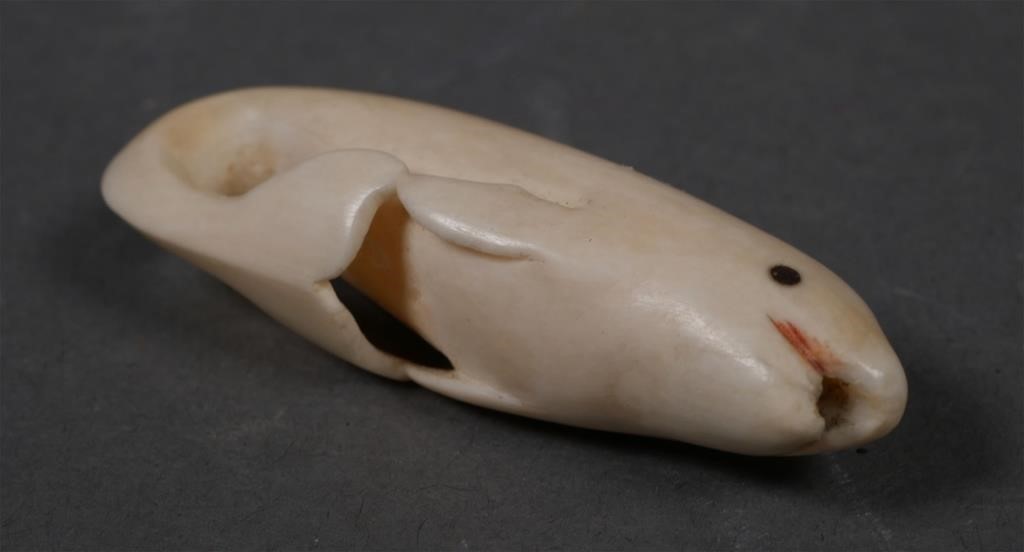 INUIT CARVED IVORY WHALE MINIATUREVintage 365270