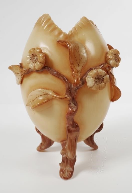 VICTORIAN IVORY GLASS VASE, FLORALVictorian