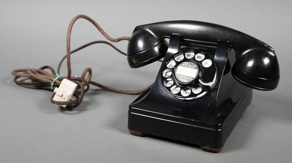 WESTERN ELECTRIC MODEL 302 ROTARY TELEPHONEVintage