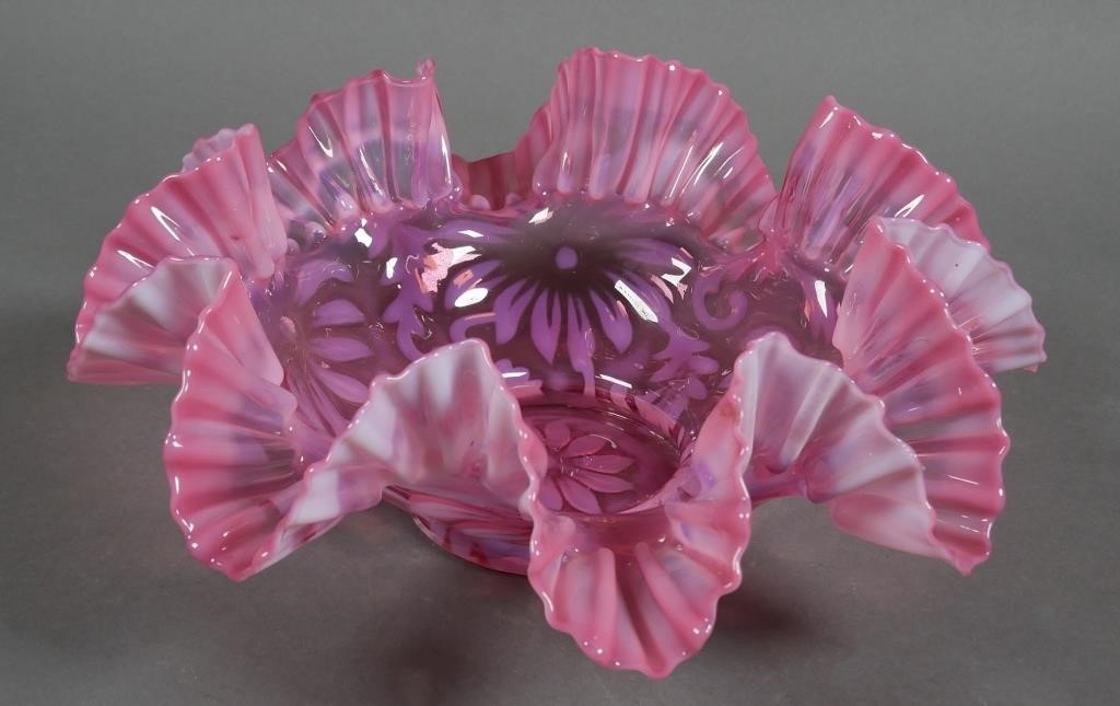 ANTIQUE RUFFLE EDGE PINK ART GLASS BOWLAntique