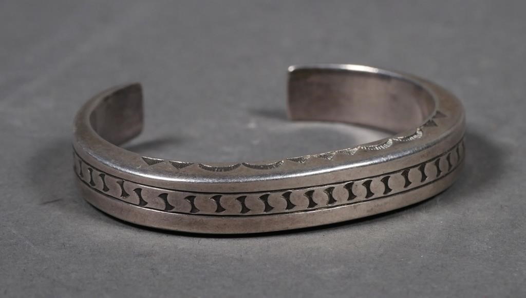 NAVAJO STERLING SILVER CUFF BRACELETSouthwestern 365467