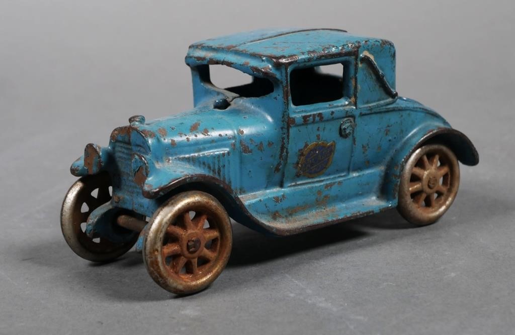 ARCADE CAST IRON TOY FORD MODEL A COUPEArcade
