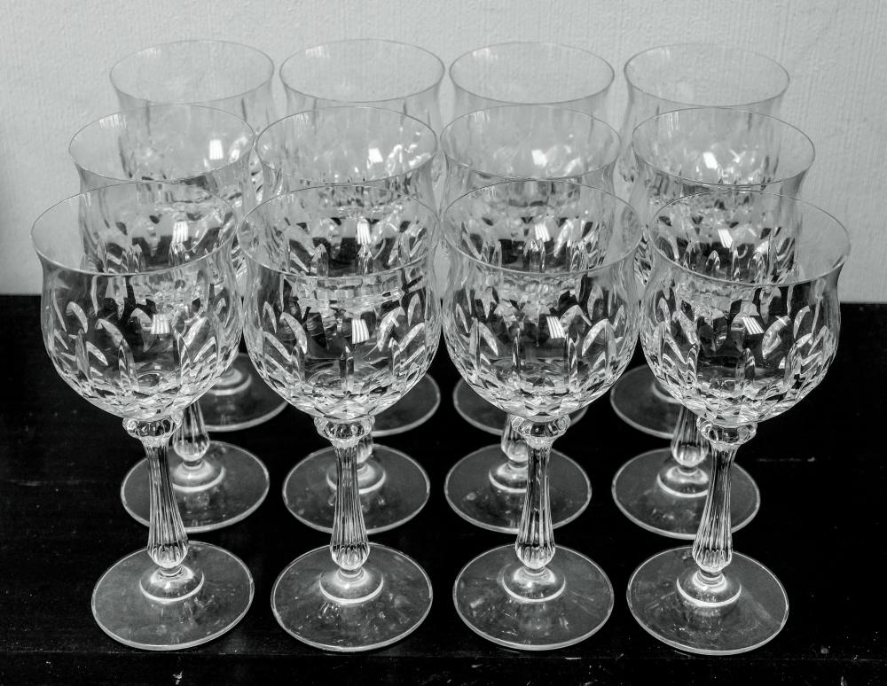 SET, 12 MIKASA CRYSTAL NORMANDY WINE