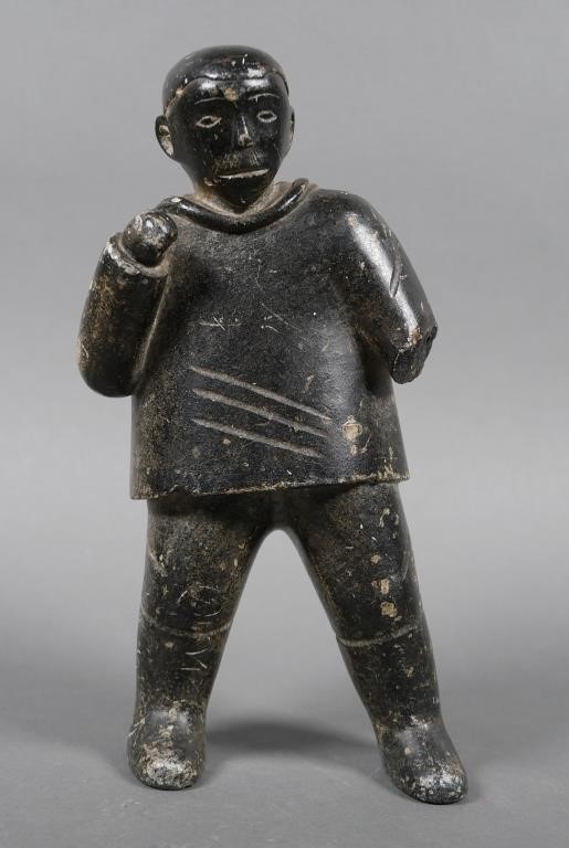EARLY INUIT SOAPSTONE CARVING OF