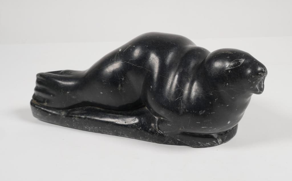 VINTAGE INUIT CARVED SEA LIONVintage 36563e