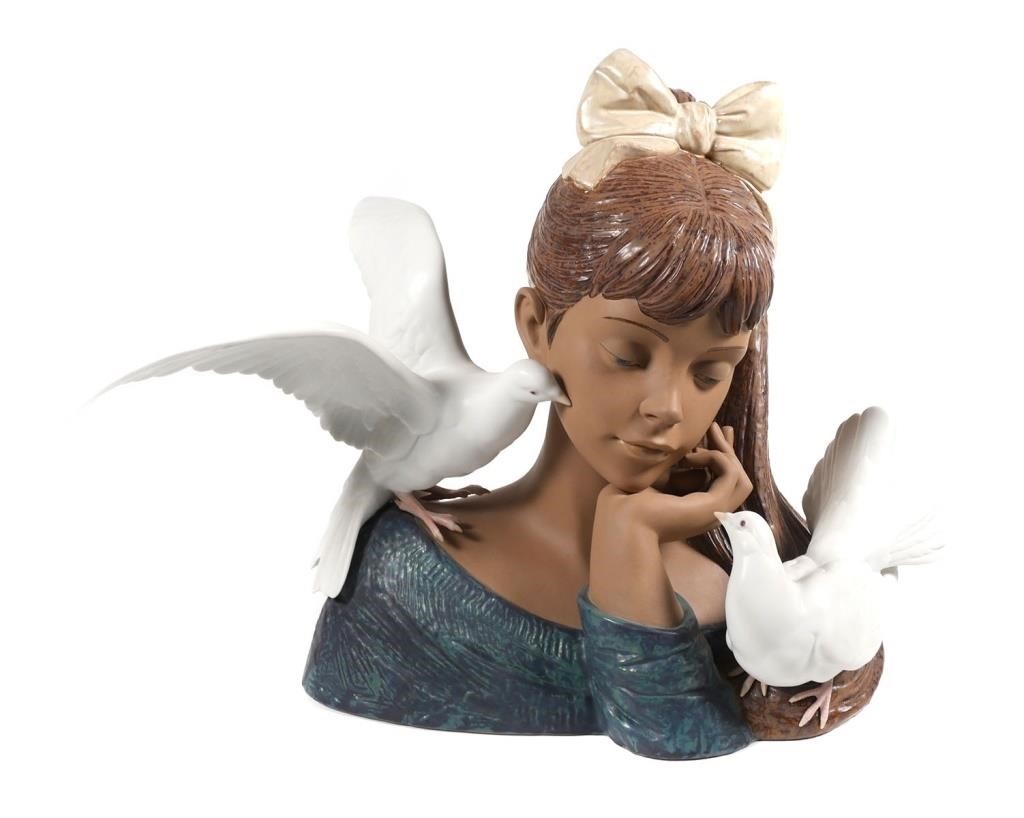 LLADRO GIRL WITH DOVES, LARGELarge porcelain