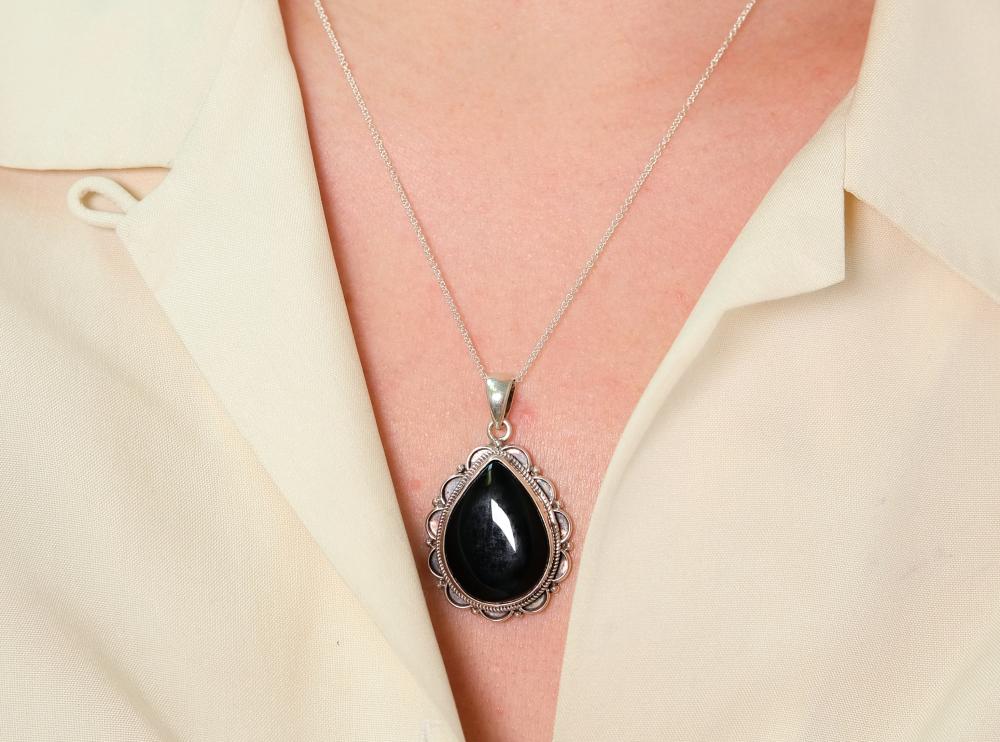 STERLING SILVER & BLACK ONYX PENDANT