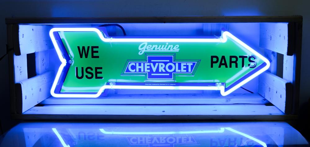 GENUINE CHEVROLET PARTS ARROW NEON SIGNWe