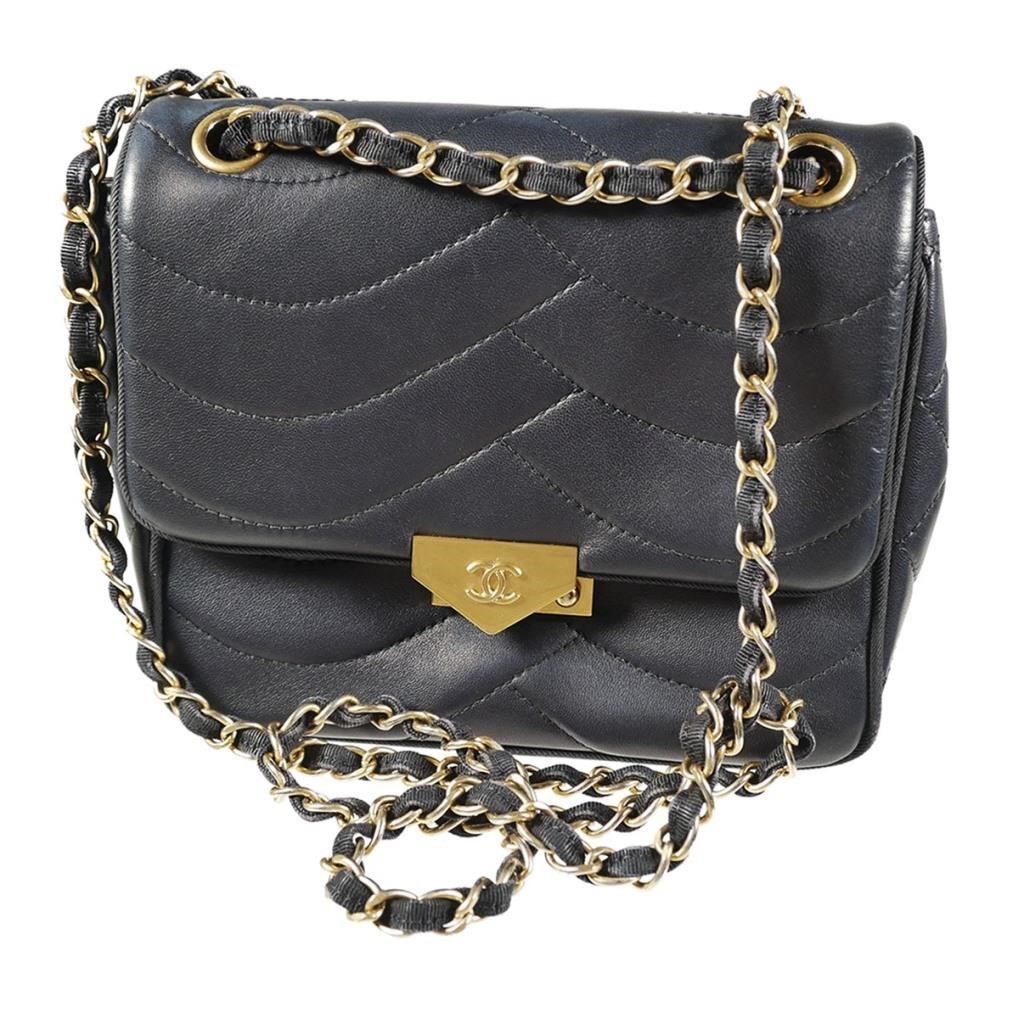 CHANEL BLACK CALFSKIN CROSSBODY