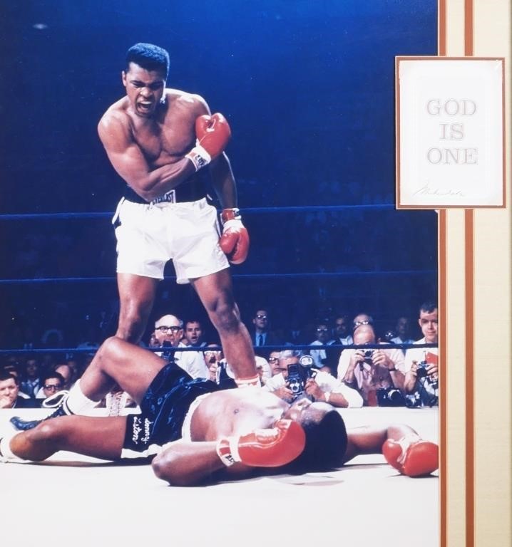 MUHAMMAD ALI SIGNED CARDPhotograph 366011