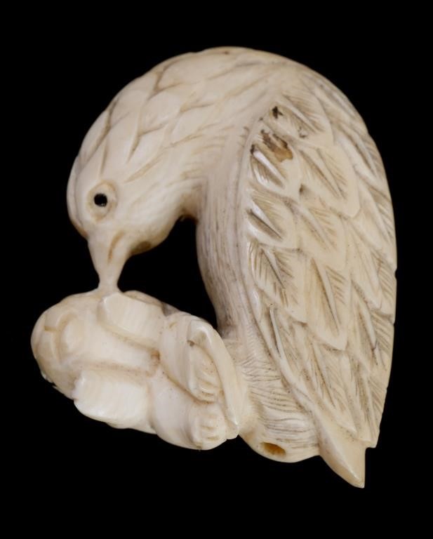 OLD JAPANESE IVORY NETSUKE EAGLE 36607d