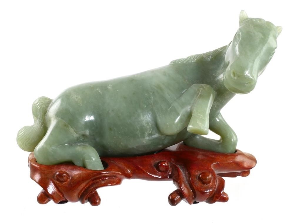 CHINESE CARVED JADE HORSEHand carved 3660ae