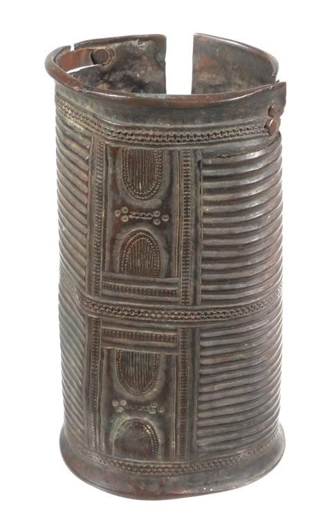 AFRICAN METAL GAUNTLET, ARMORAfrican