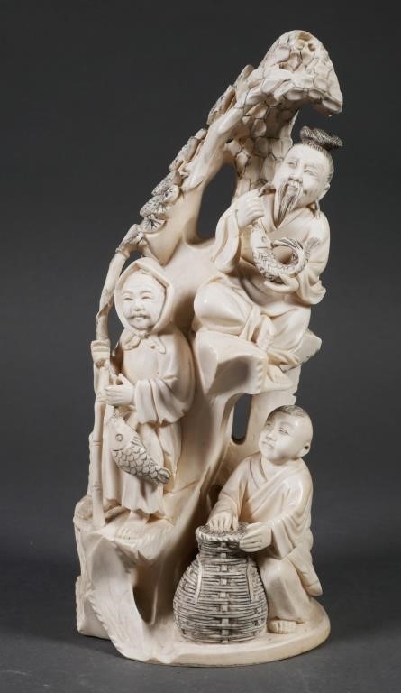 OLD CARVED CHINESE IVORY FISHERMAN