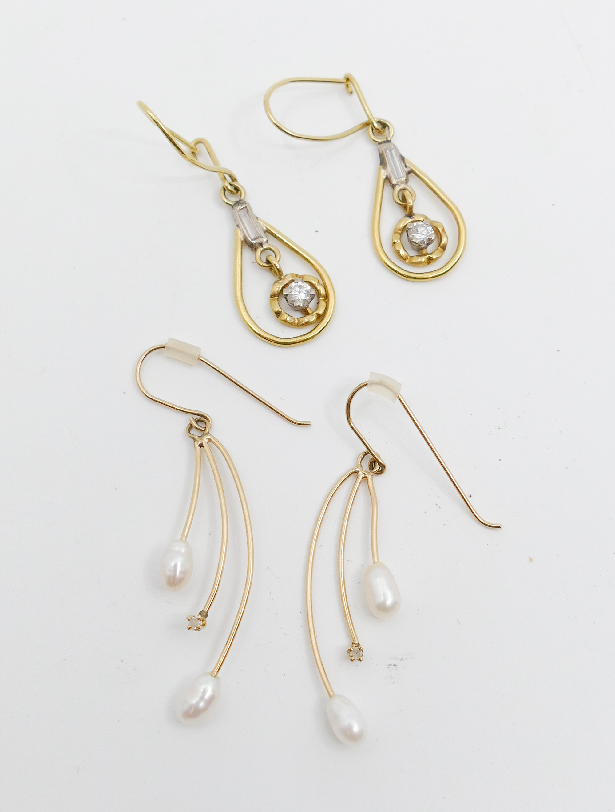 2 Pairs Gold Dangle Earrings Includes 36895e