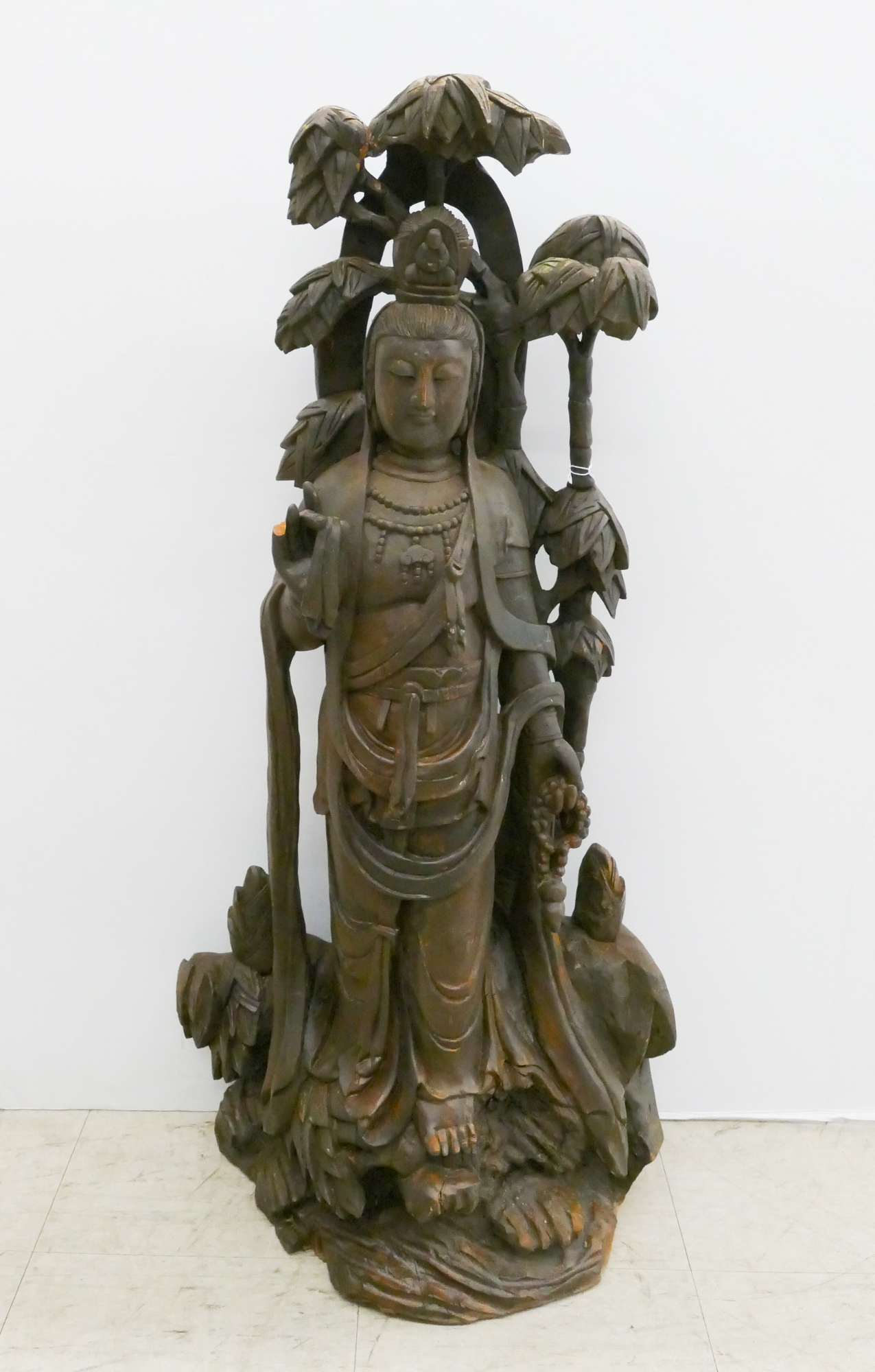 Old Chinese Standing Quanyin with