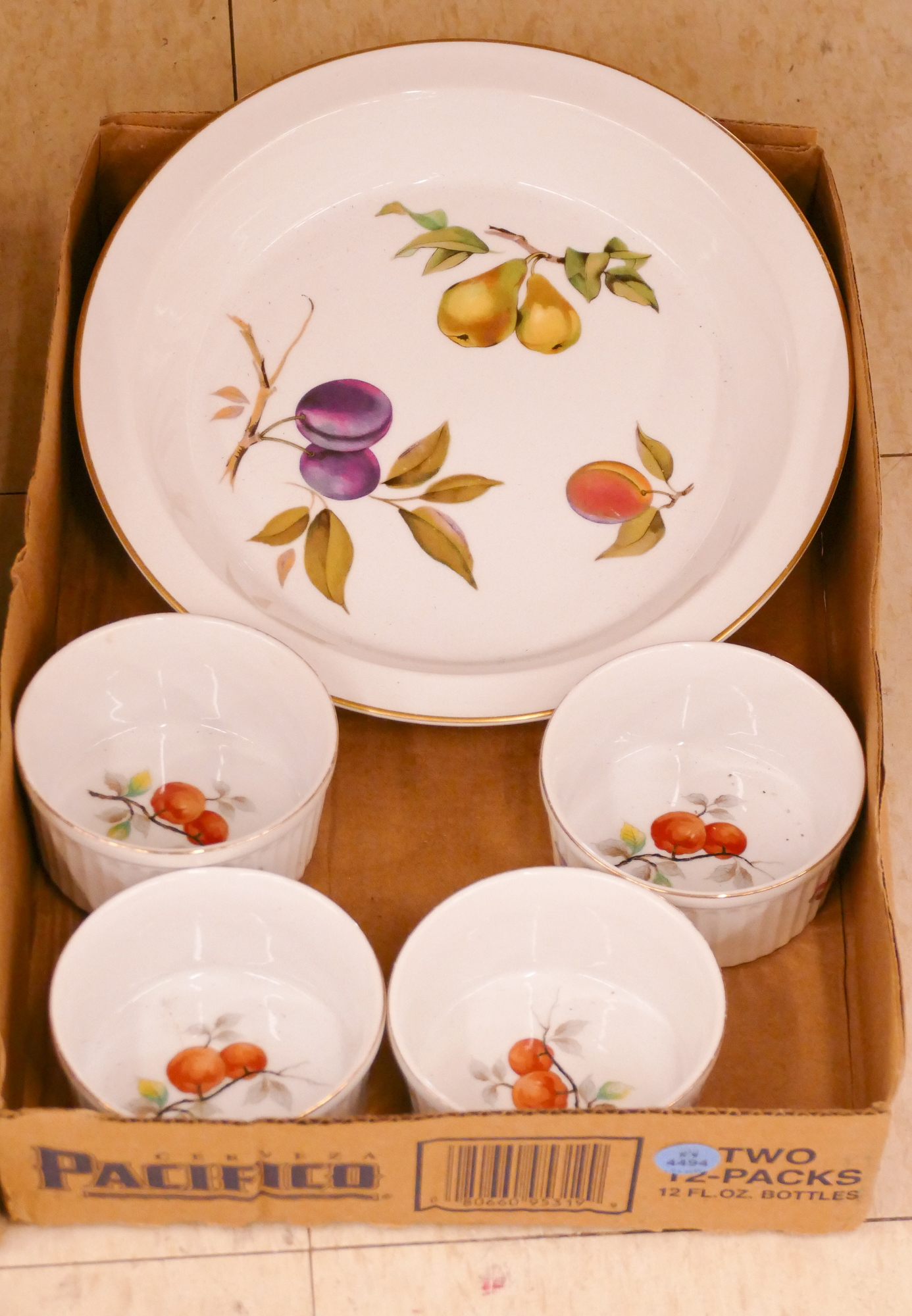 Box Fruit Pattern Porcelain Pie Plate