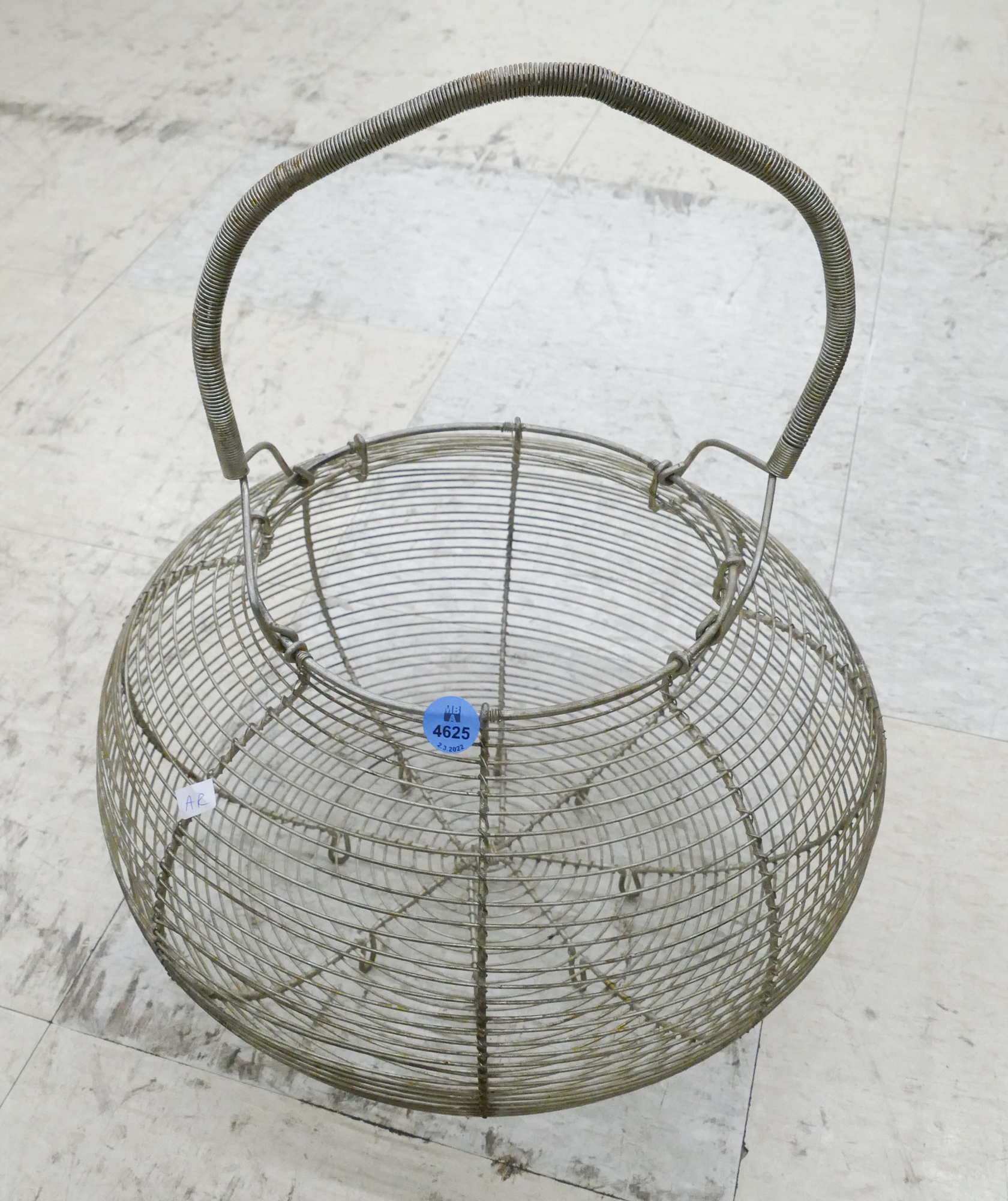 Vintage Wire Egg Basket 15  368fc0
