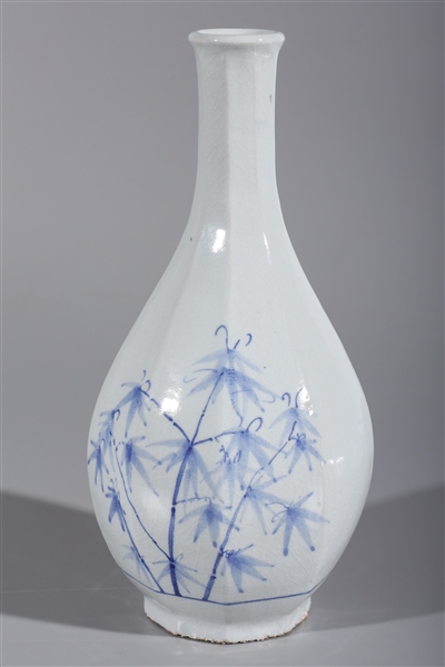 Korean blue and white porcelain 3690d6