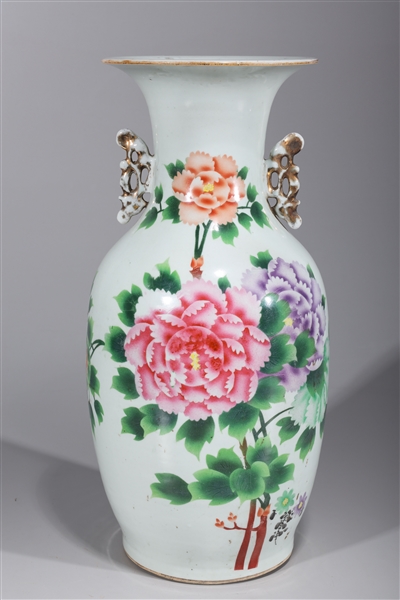 Chinese enamel porcelain vase;