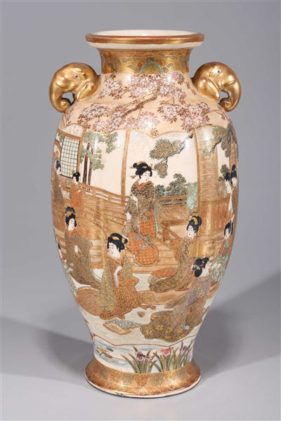 Japanese satsuma vase with various 369154