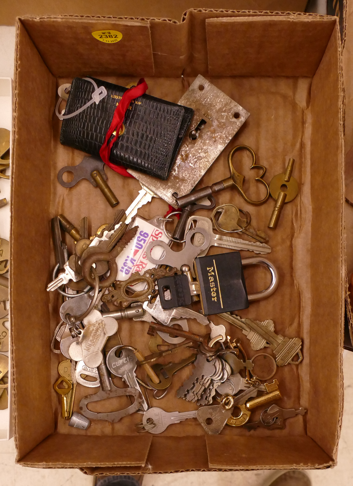 Box Vintage & Antique Keys