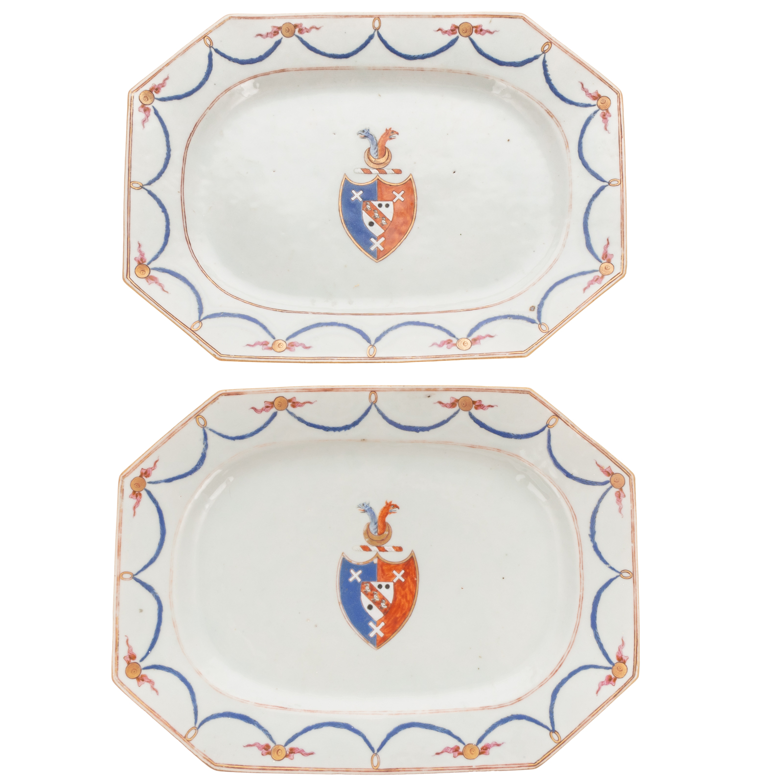 A PAIR OF ENGLISH MARKET ARMORIAL 369541