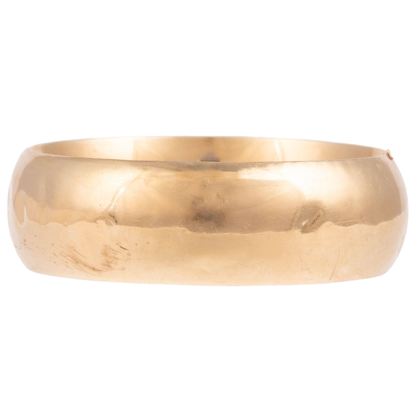 A WIDE BANGLE BRACELET IN 14K 14K