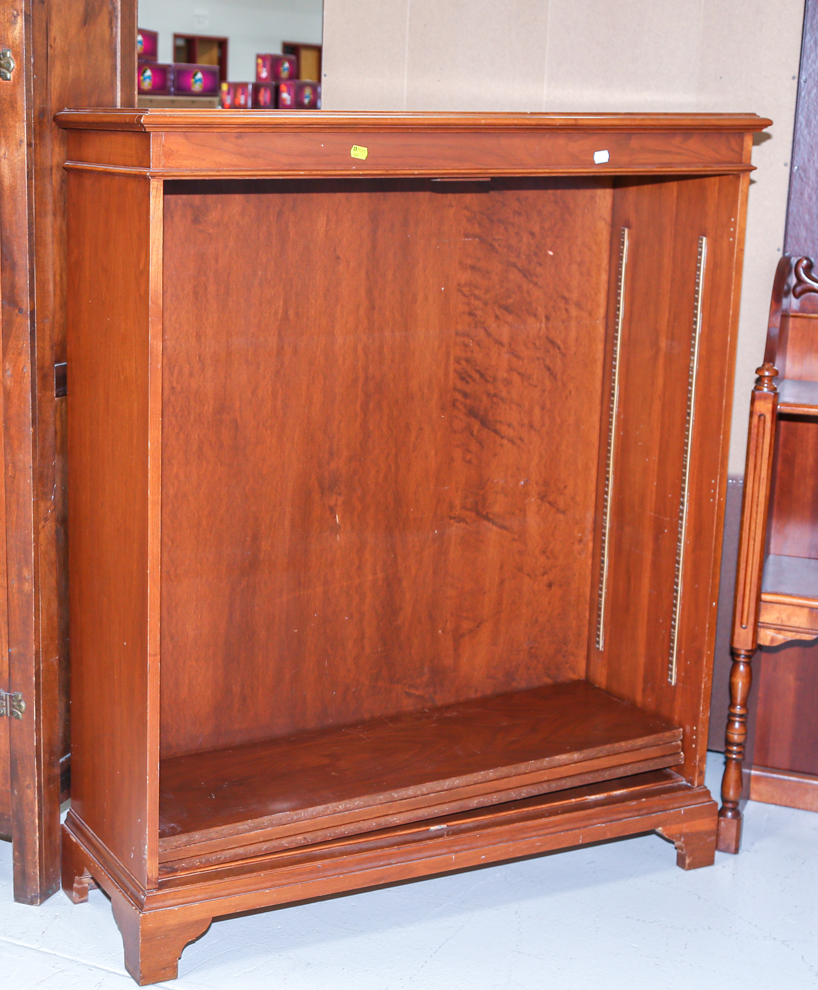 GEORGIAN STYLE MAHOGANY BOOKCASE 36972e