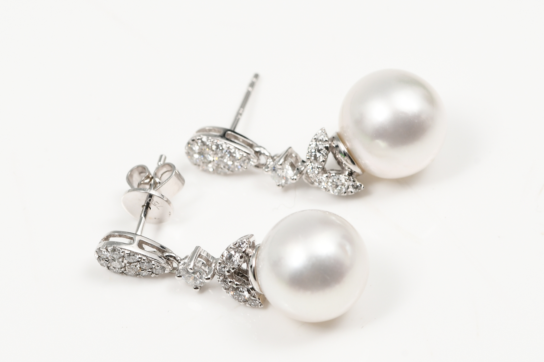 18K WHITE GOLD PEARL AND DIAMOND 369770