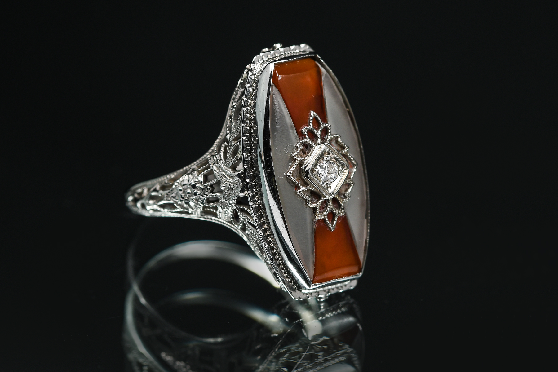 18K ANTIQUE FILIGREE RING: 18K white