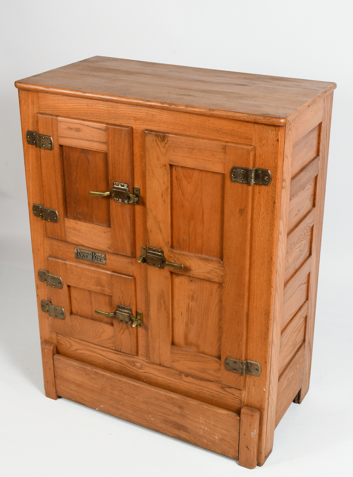 GOLDEN OAK KAUFMANN & BAER ICE BOX CHEST: