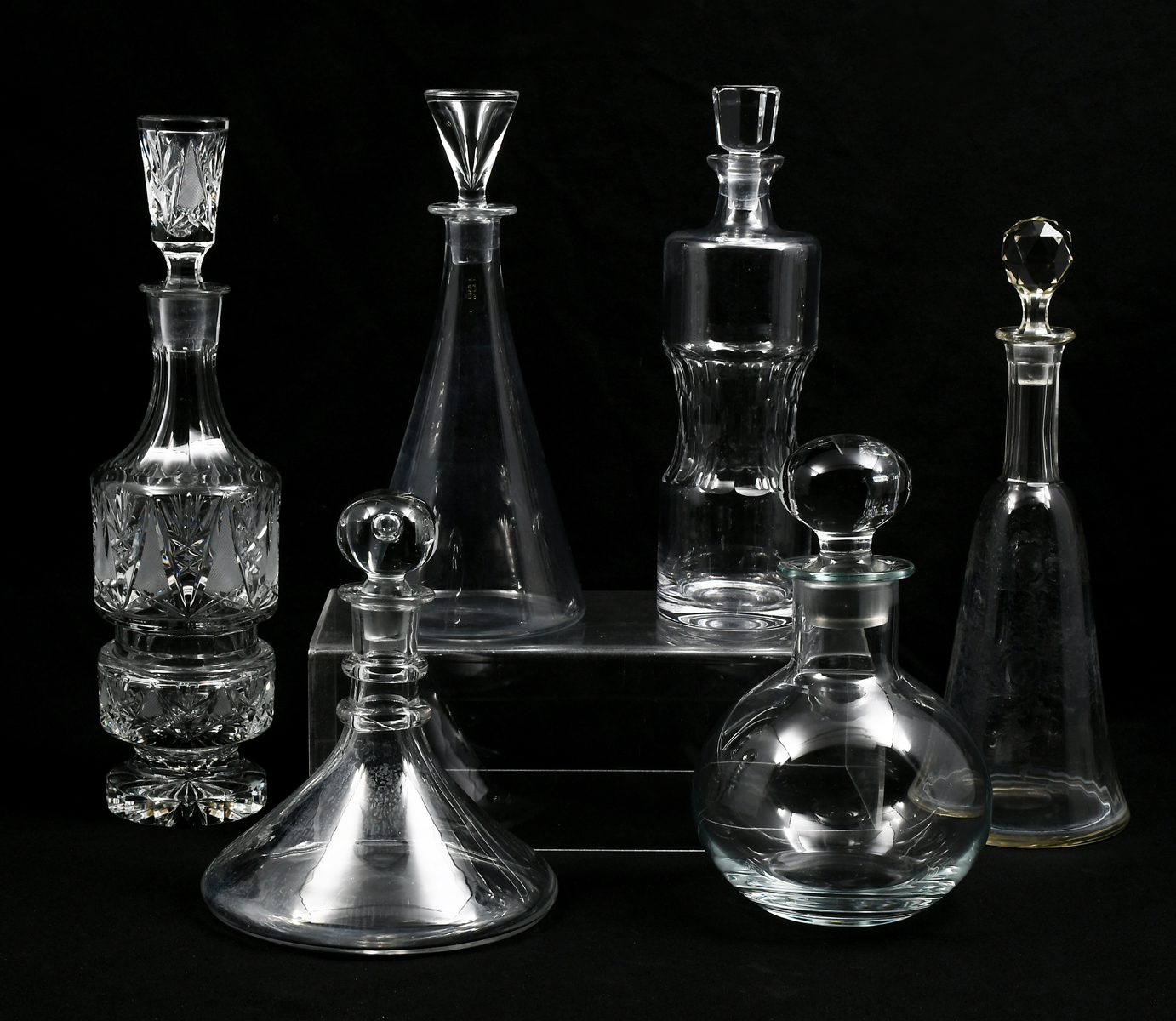 6 PC CRYSTAL GLASS DECANTERS  36997b