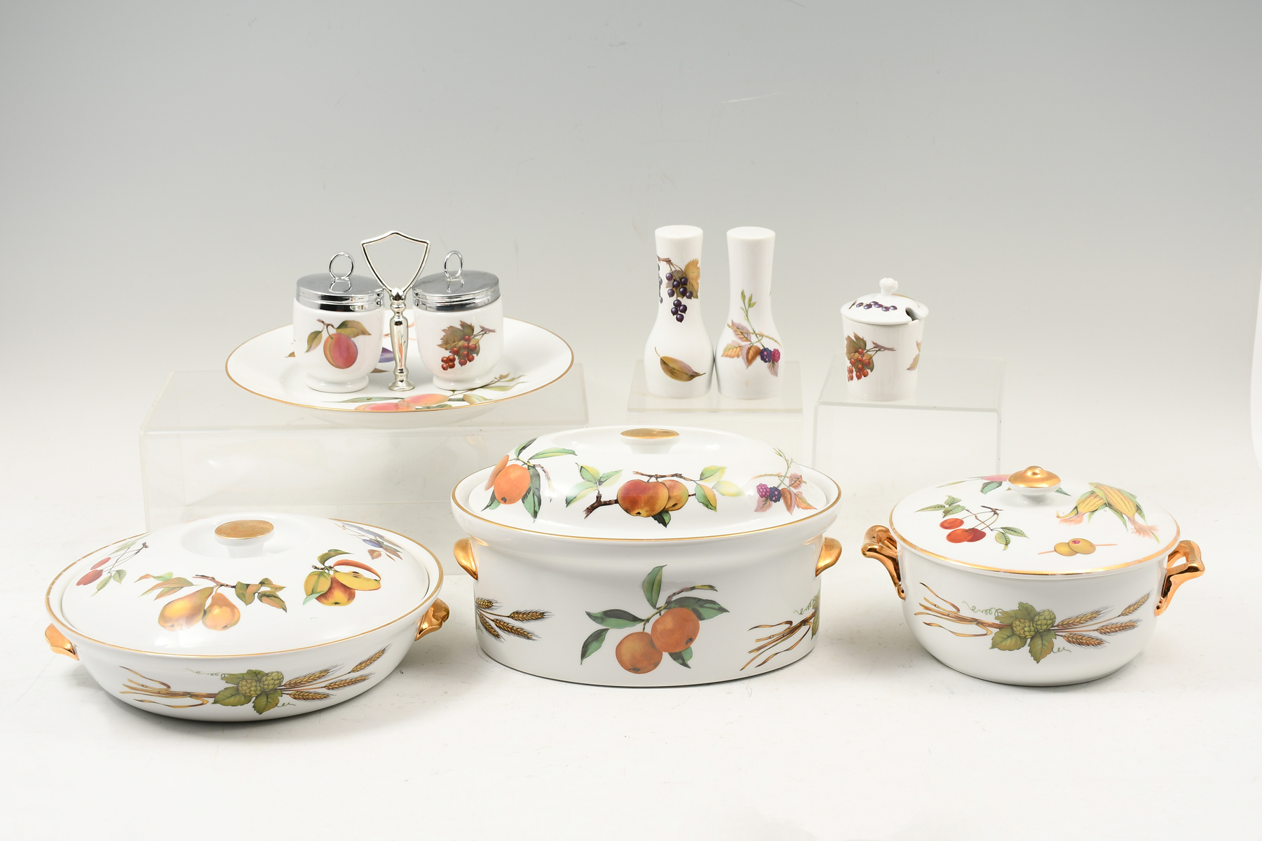  EVESHAM CHINA BY ROYAL WORCESTER  36998a