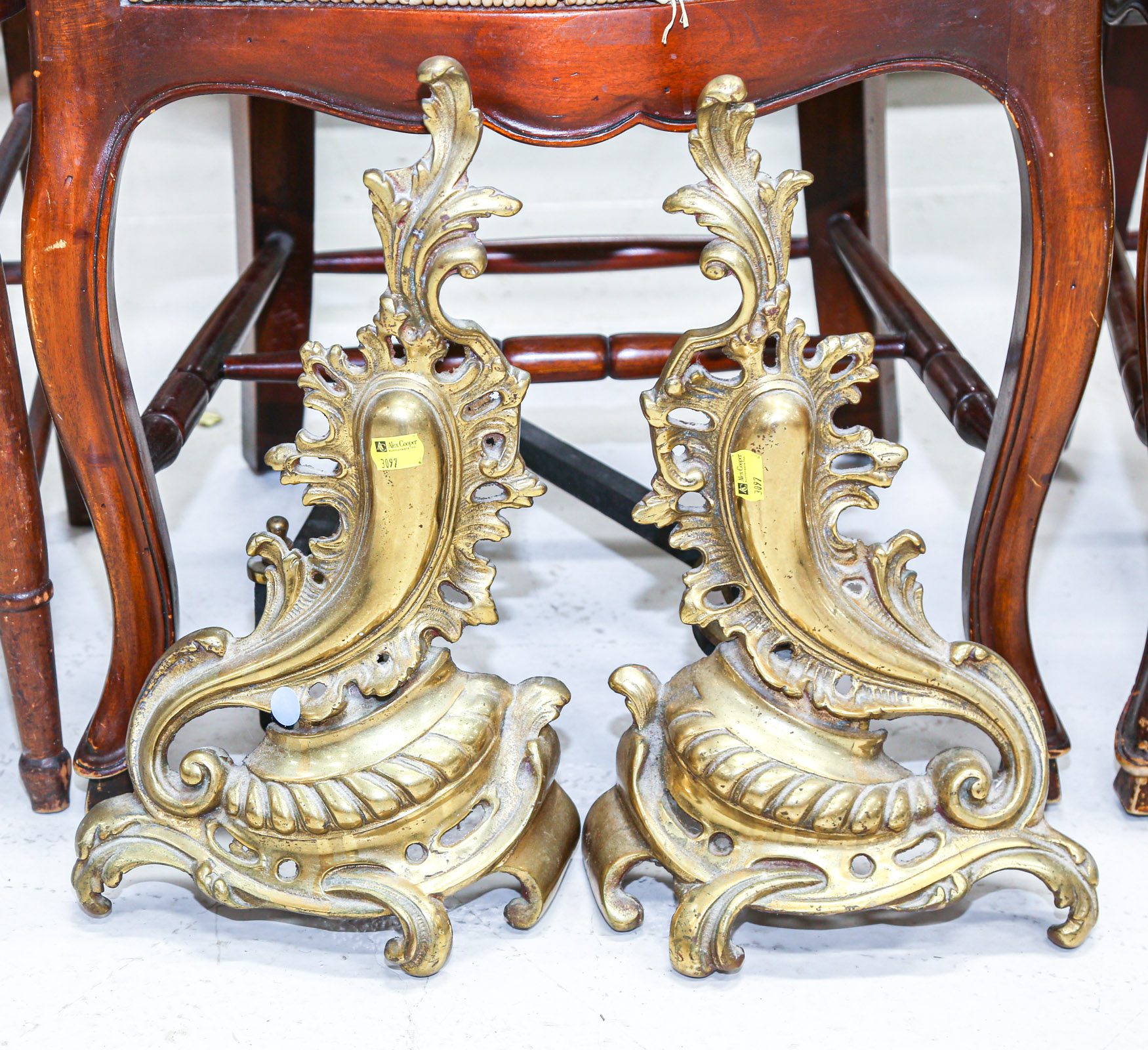 A PAIR OF ROCOCO STYLE BRASS CHENET 369ae7