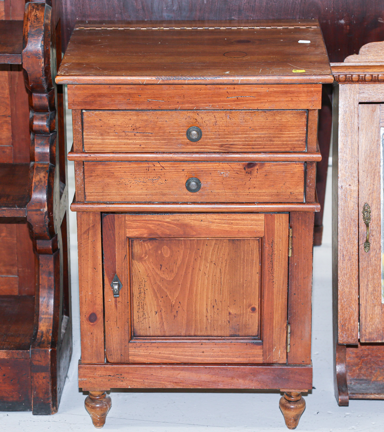 STANLEY PINE LIFT TOP STORAGE CABINET