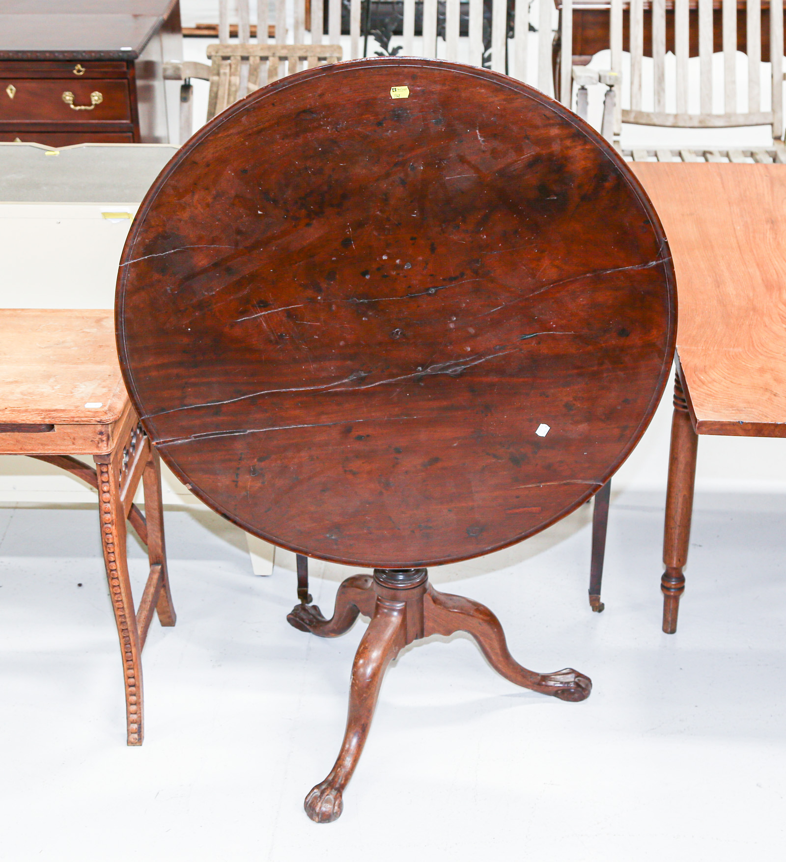 CHIPPENDALE STYLE MAHOGANY TEA 369b98