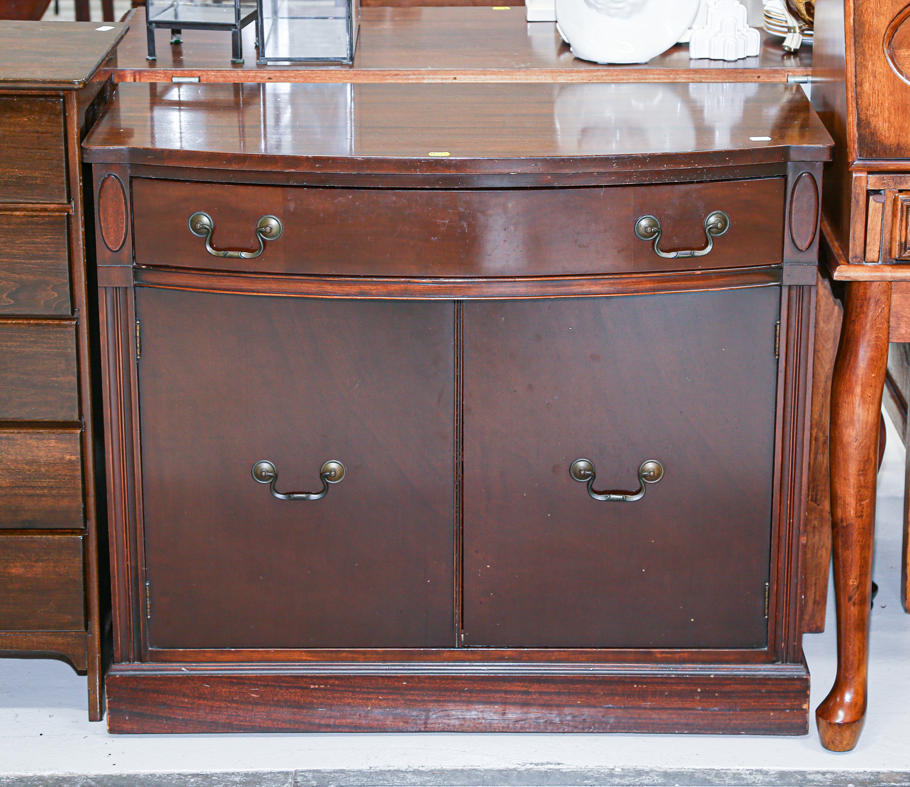 REGENCY STYLE MAHOGANY SERVING