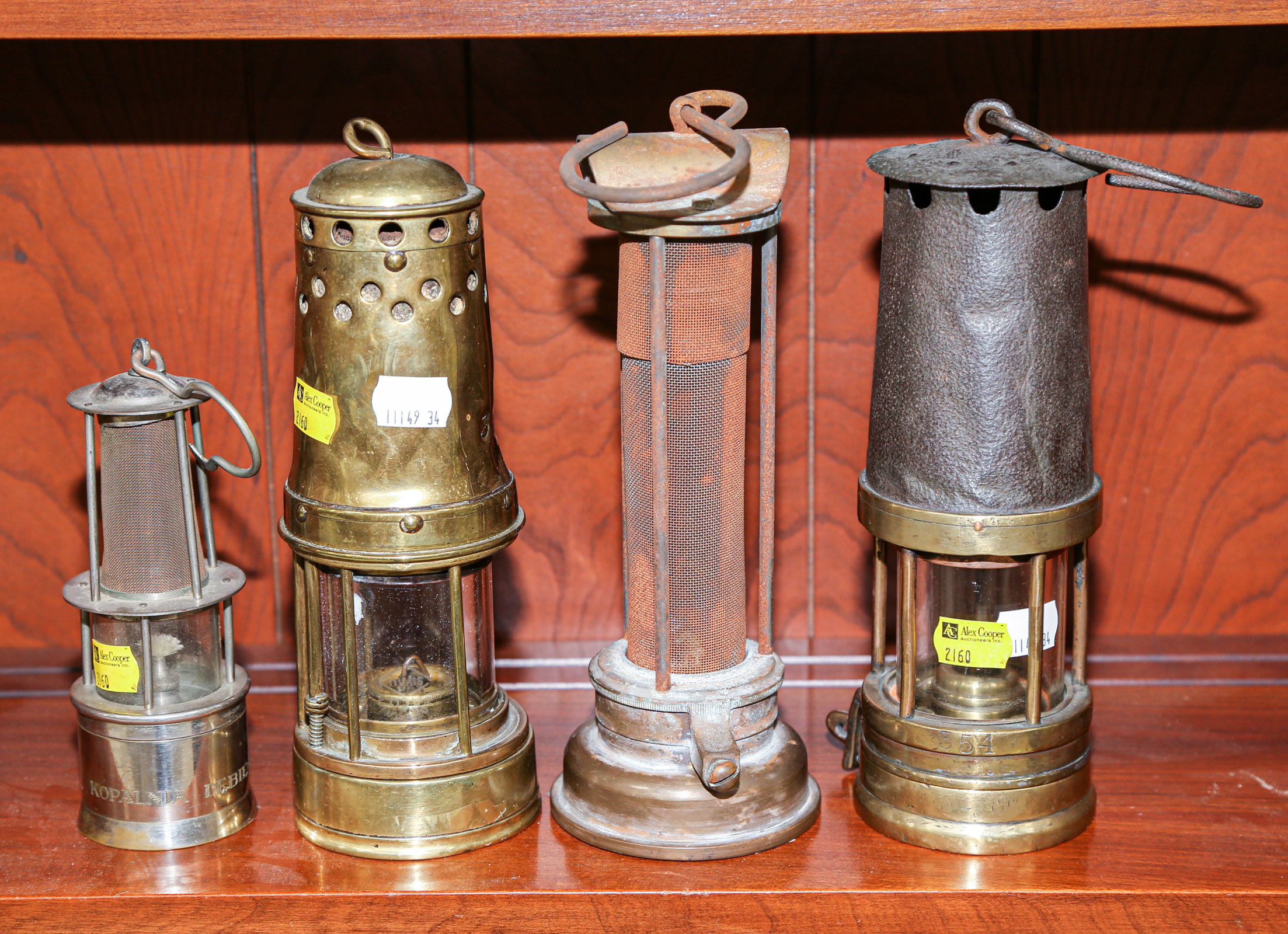 FOUR ASSORTED VINTAGE MINERS LAMPS 369c03