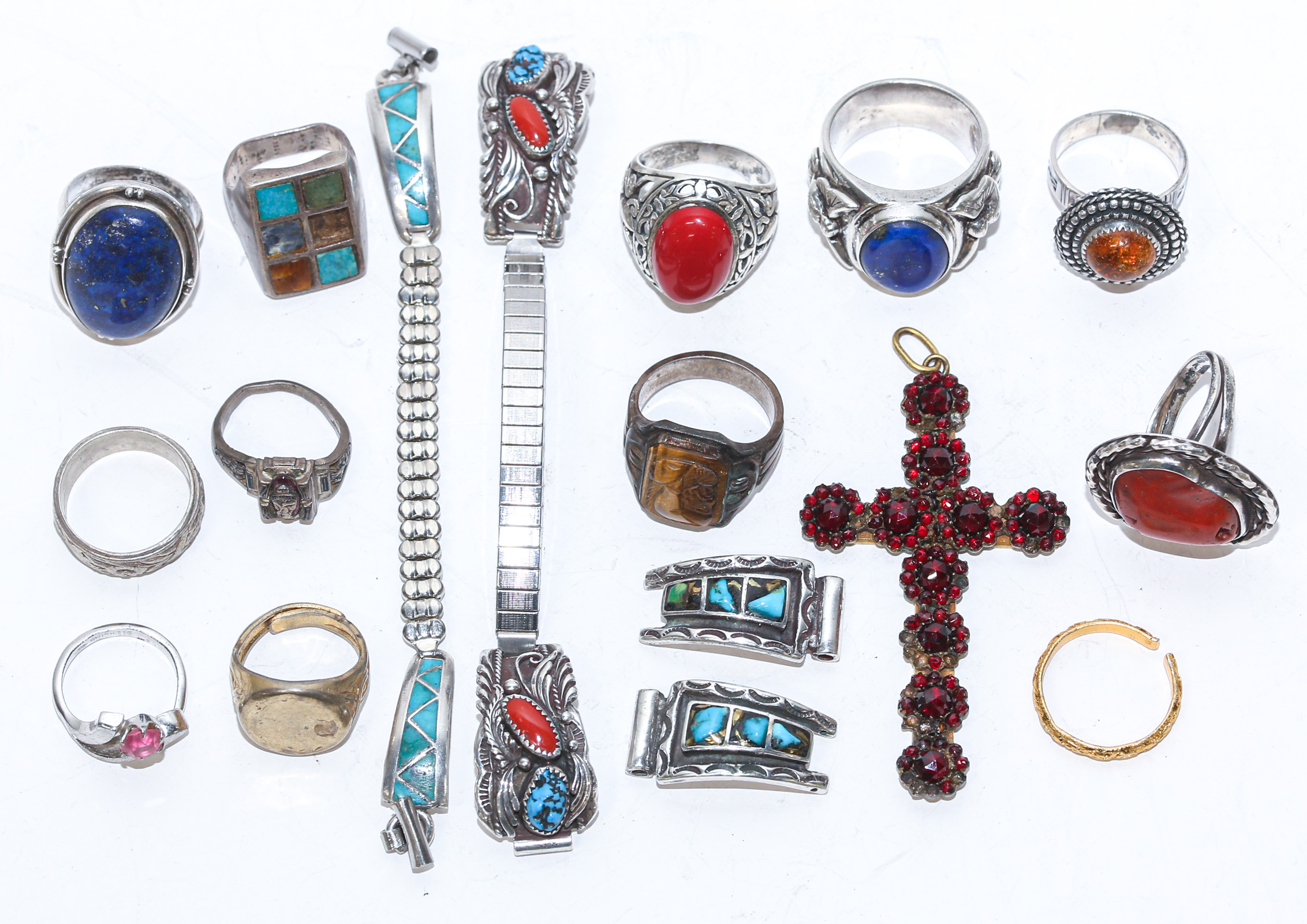 A LARGE COLLECTION OF SILVER GEMSTONE 369d16