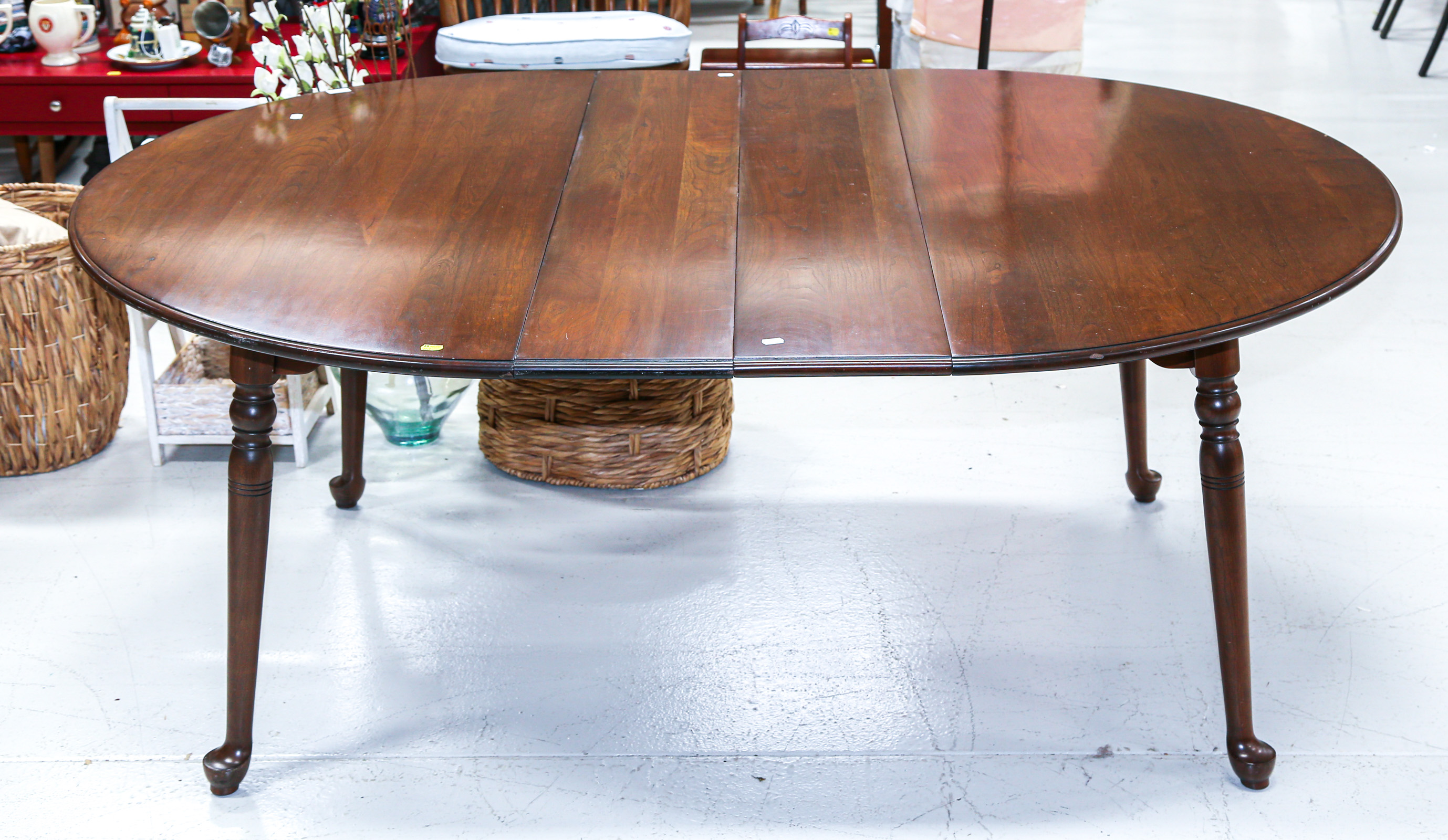 QUEEN ANNE STYLE CHERRY DINING TABLE